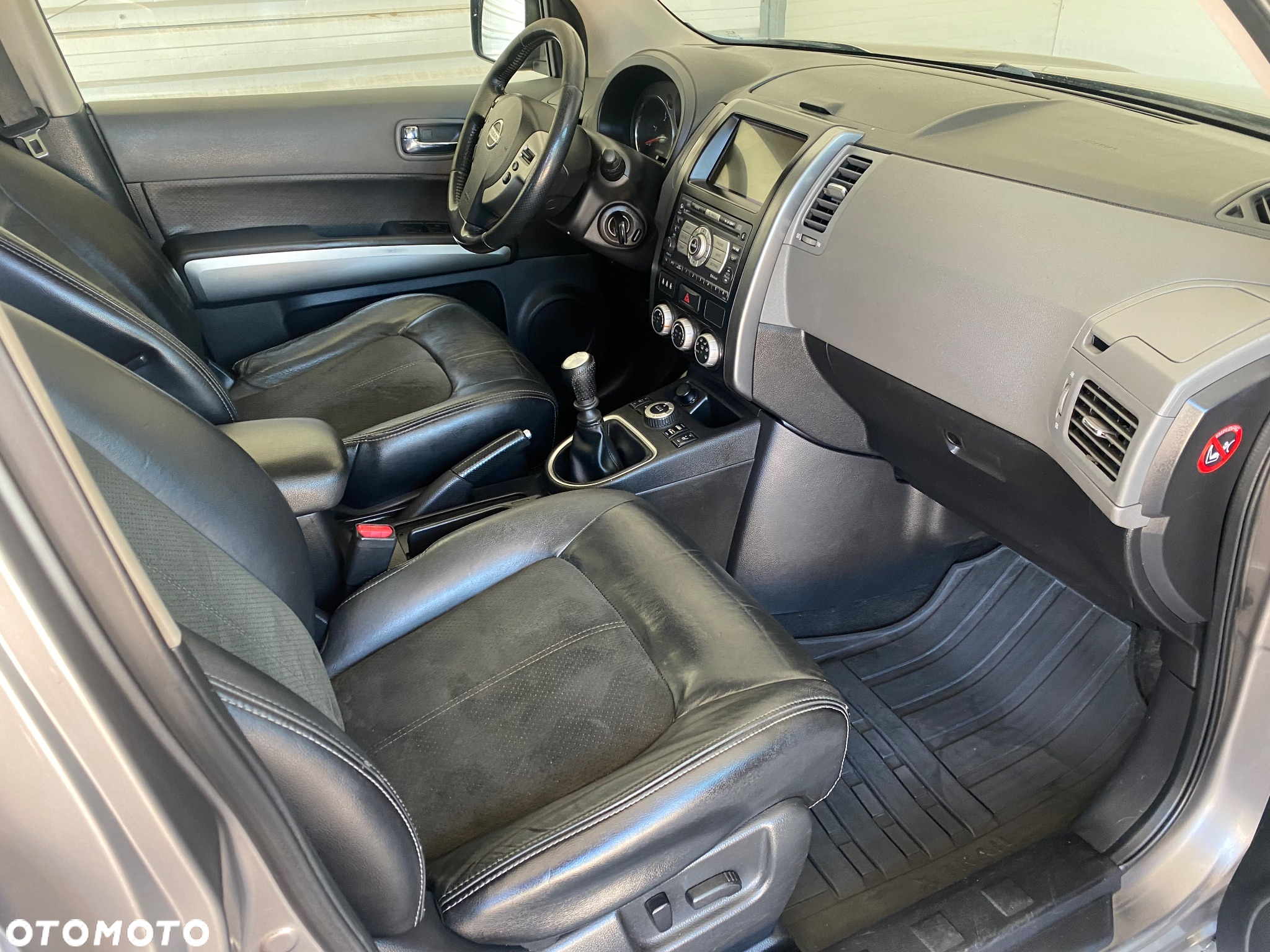 Nissan X-Trail 2.0 dCi 4x4 DPF Platinum - 17
