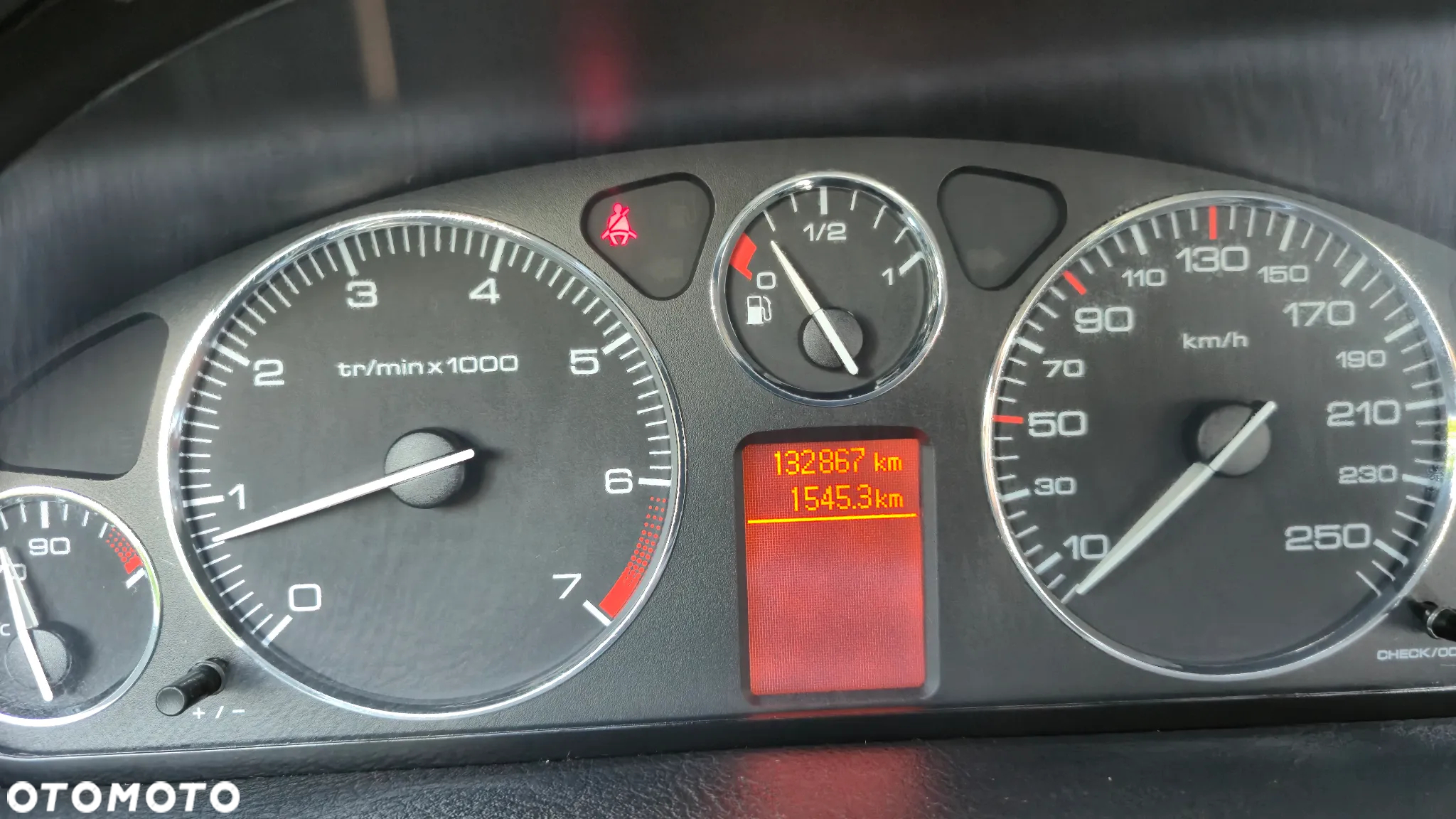 Peugeot 407 - 11