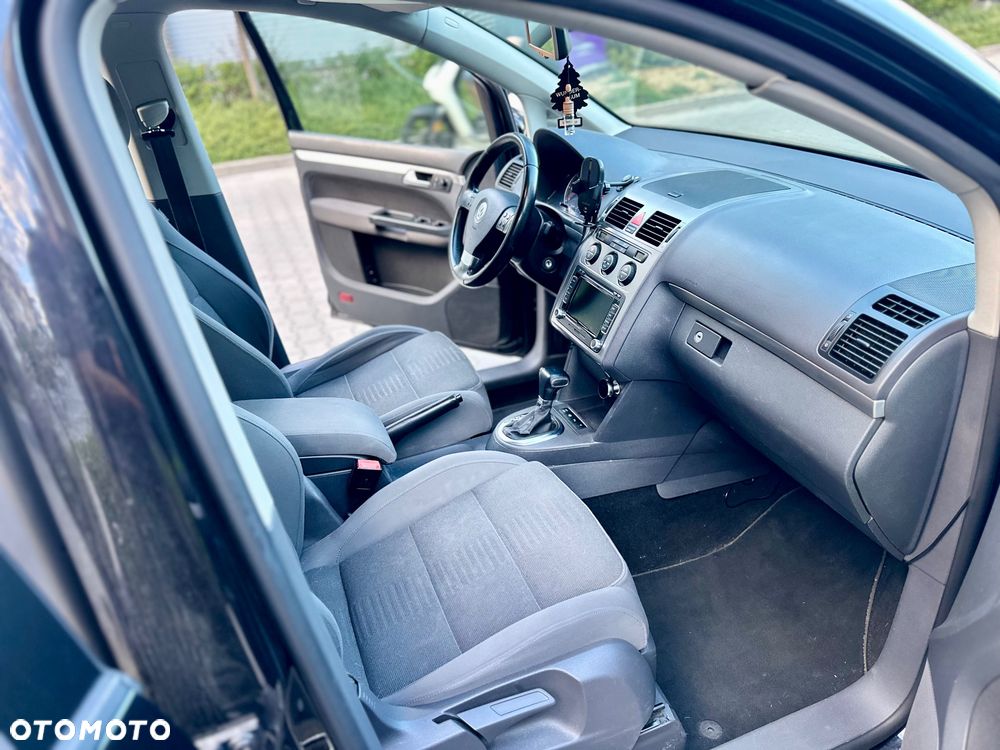 Volkswagen Touran 2.0 TDI DSG United - 8