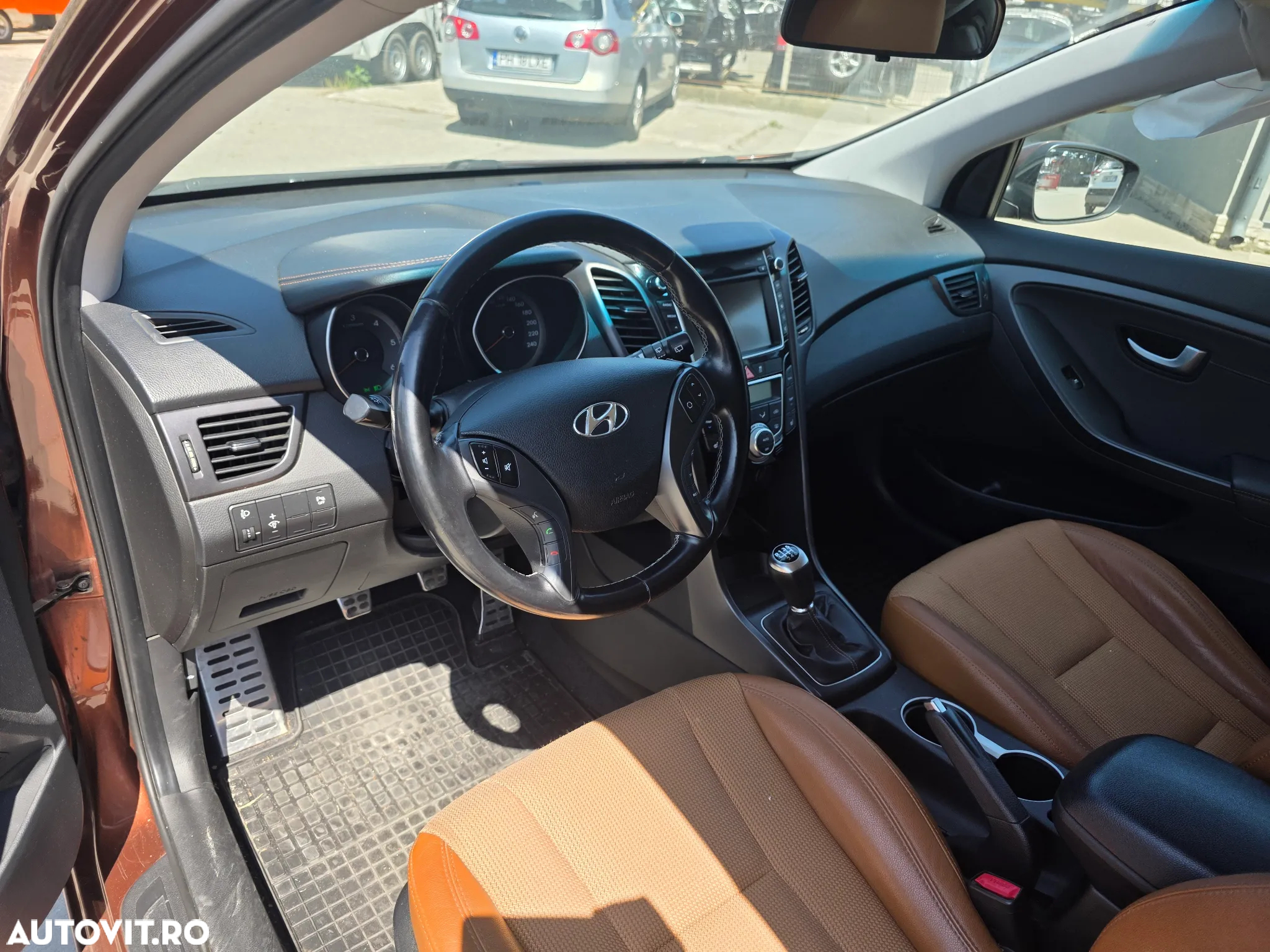 Hyundai i30 1.6 CRDI Exclusive Heat+ - 9