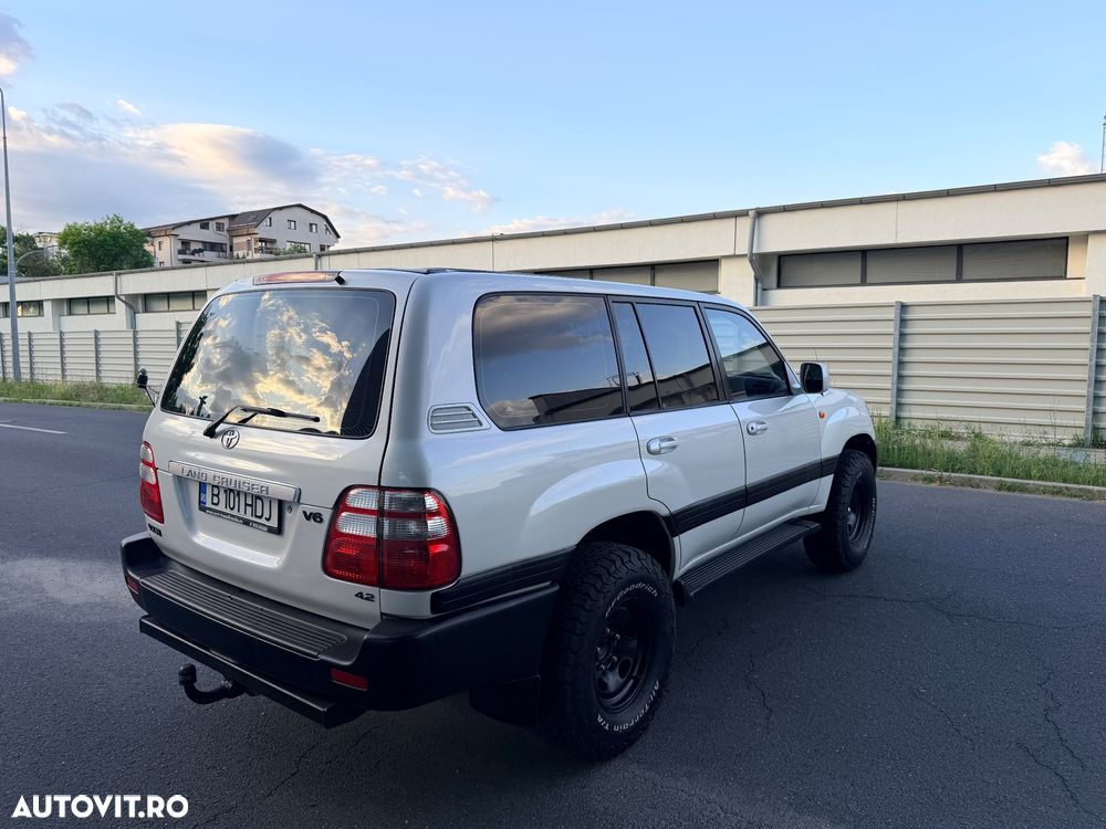 Toyota Land Cruiser - 6