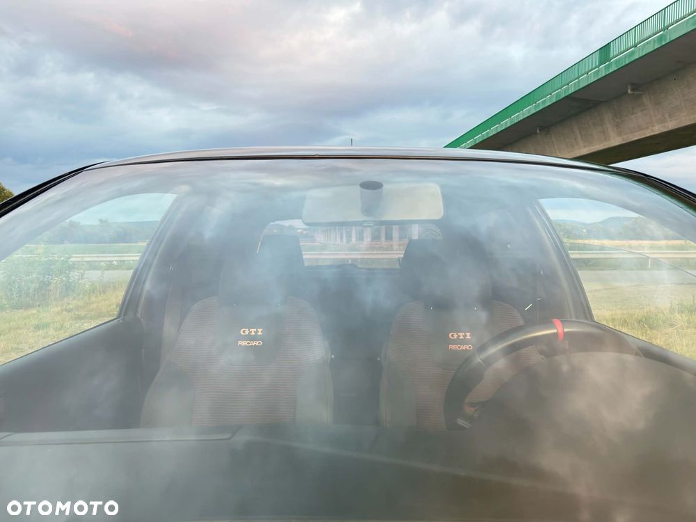 Volkswagen Golf 1.8 20V Turbo GTI - 10