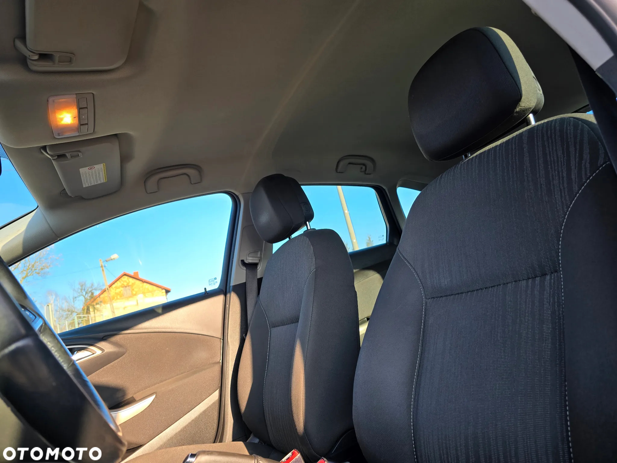 Opel Astra 1.4 Turbo Design Edition - 35