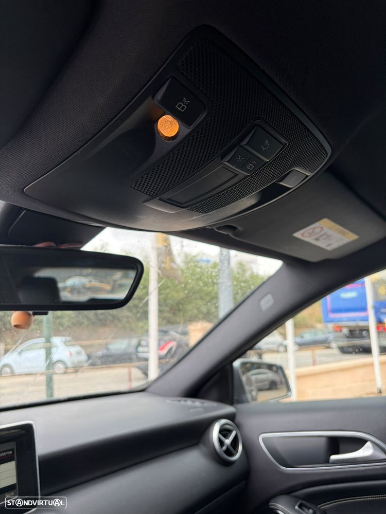 Mercedes-Benz A 180 CDI (BlueEFFICIENCY) Urban - 12