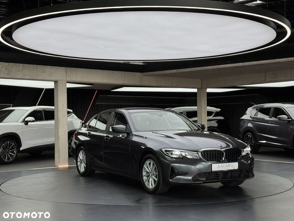 BMW Seria 3 318i - 8