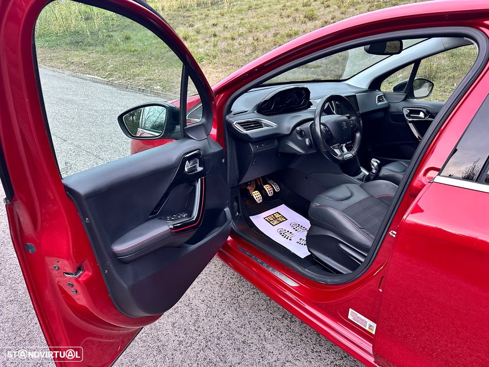 Peugeot 208 1.2 PureTech GT Line - 14