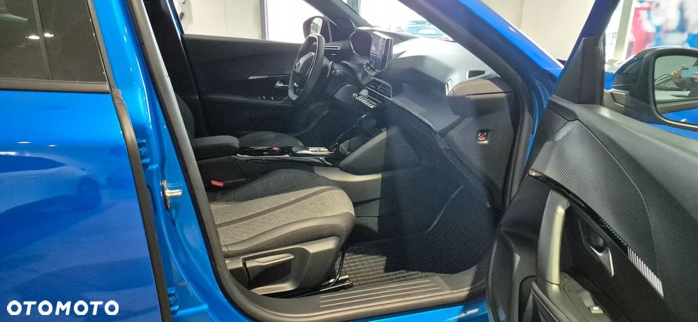 Peugeot 2008 PureTech 130 Allure S&S EAT8 - 20