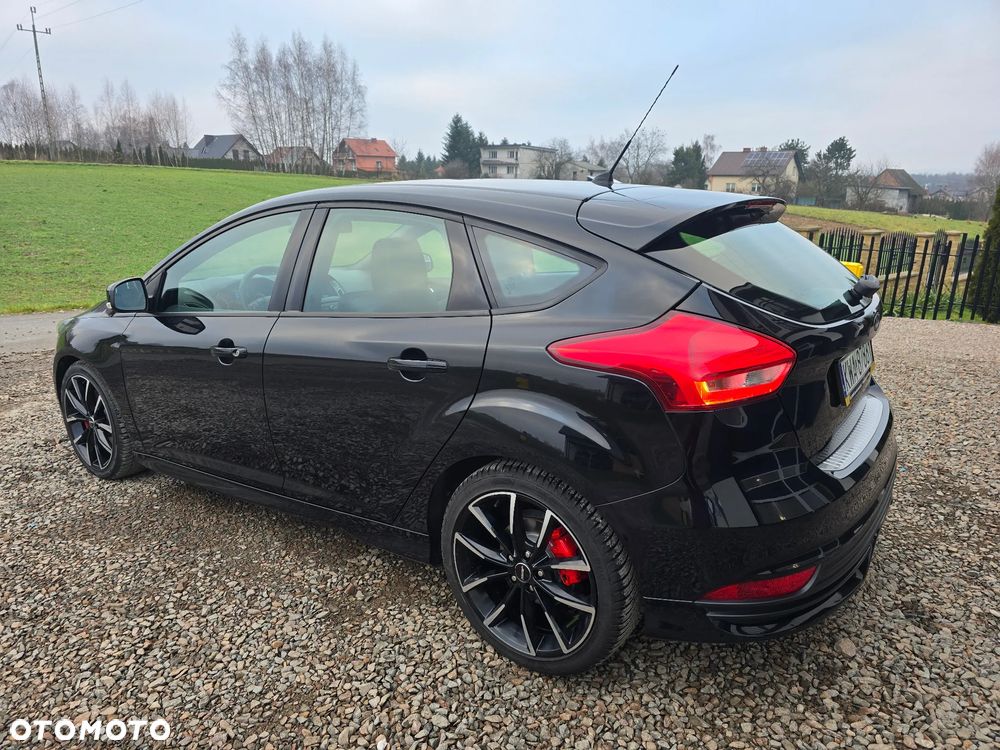 Ford Focus 2.0 EcoBoost ST mit Leder-Exclusiv-Paket - 21