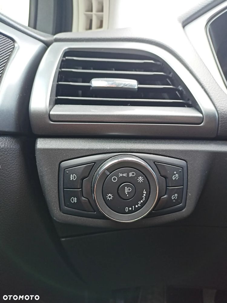 Ford Mondeo - 12