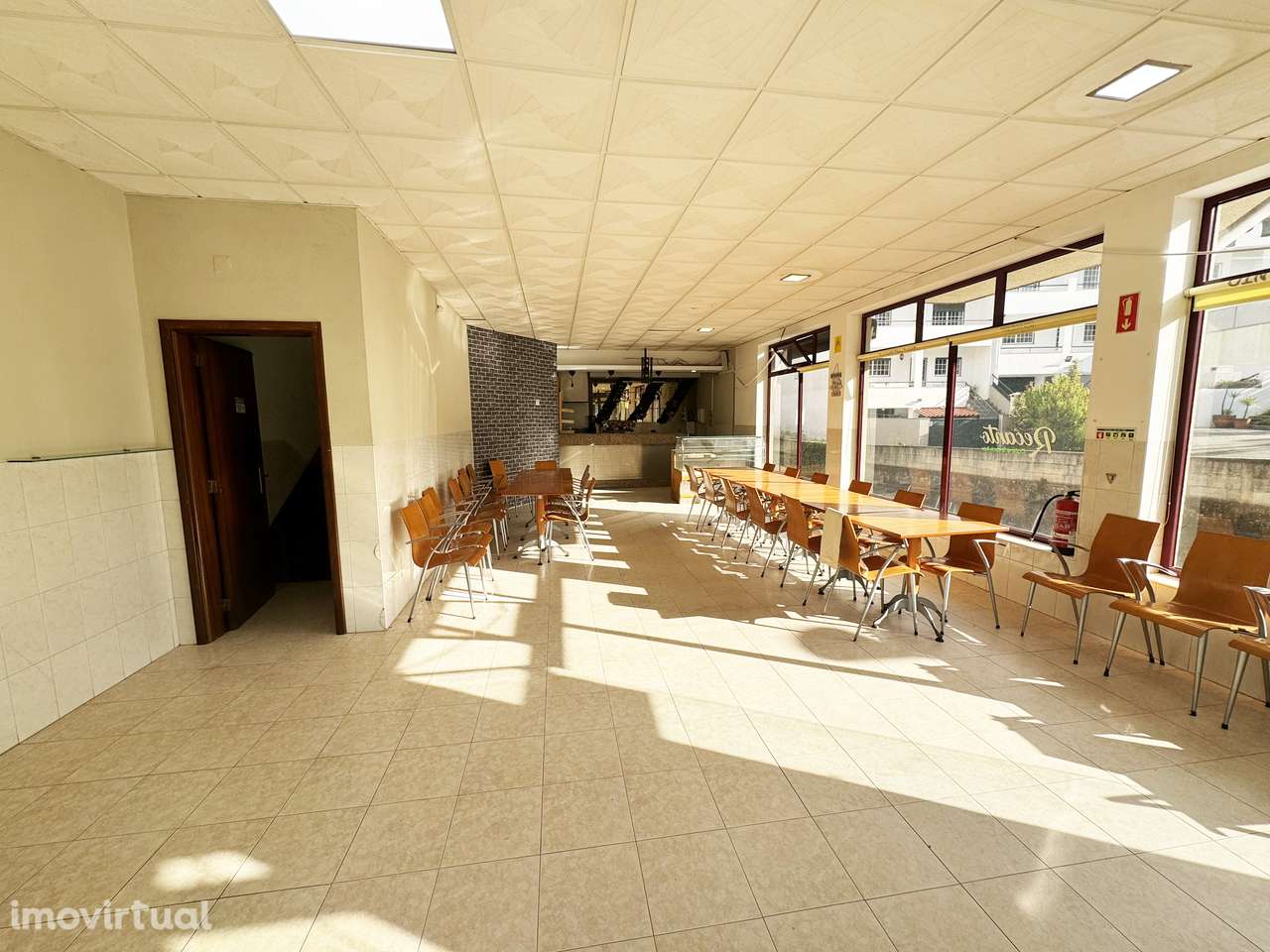 Loja com 2 pisos - Grande imagem: 4/26