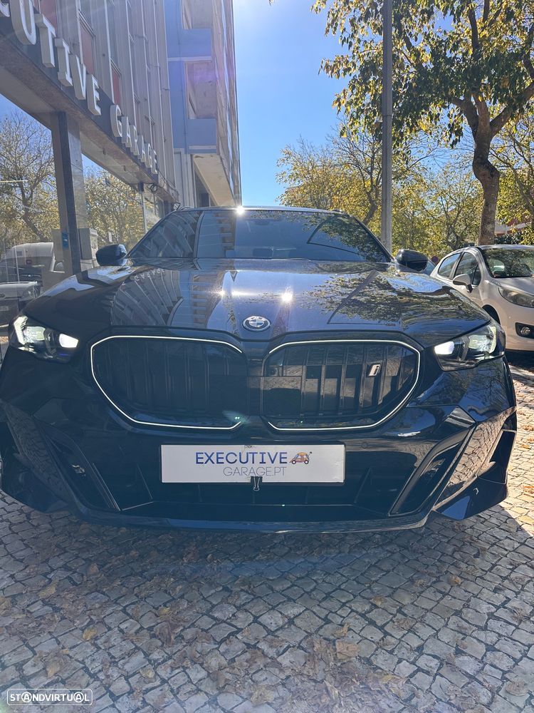 BMW i5 - 2