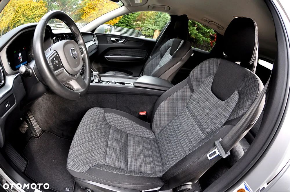 Volvo XC 60 B4 D Geartronic Momentum Pro - 16
