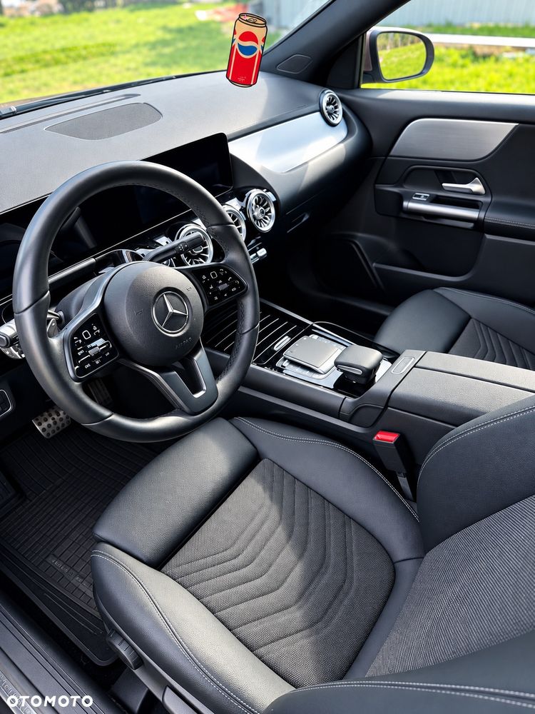 Mercedes-Benz GLA 180 Business Edition - 4