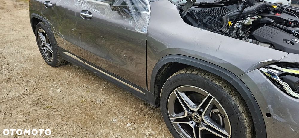 Mercedes-Benz GLA - 27