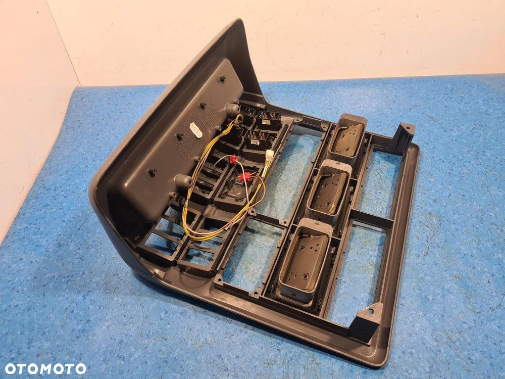 IVECO EURO CARGO PANEL ŚRODKOWY 504034778 - 8