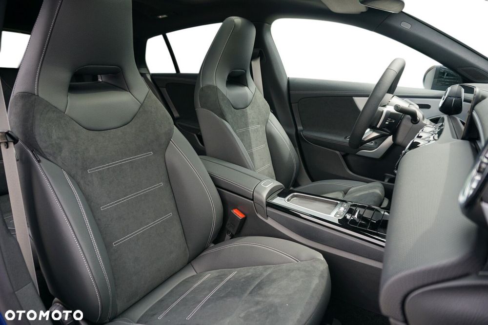 Mercedes-Benz CLA 200 AMG Line 7G-DCT - 9