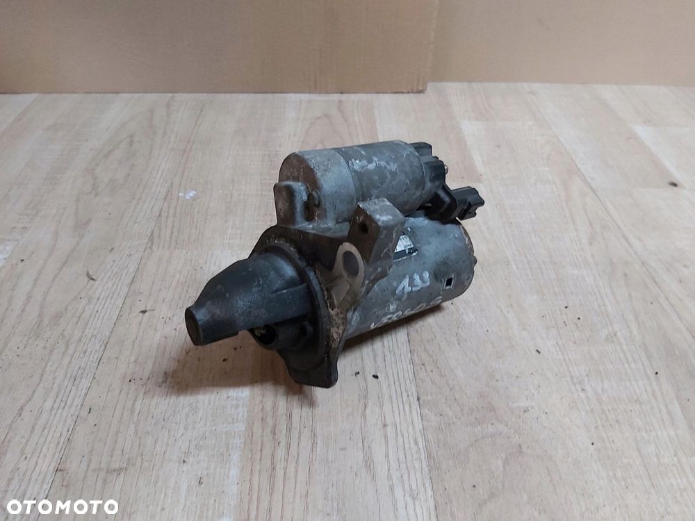 Toyota VERSO S rozrusznik 1,33 Yaris III 28100-47170 - 1