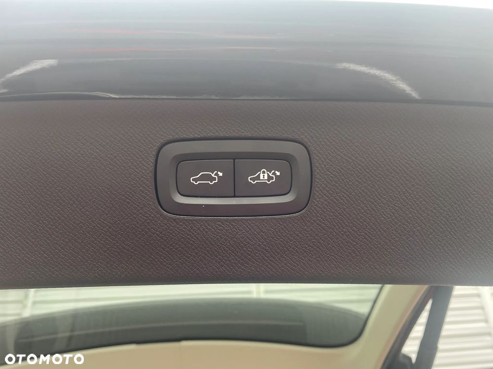 Volvo XC 90 B5 D AWD Plus Bright 7os - 17