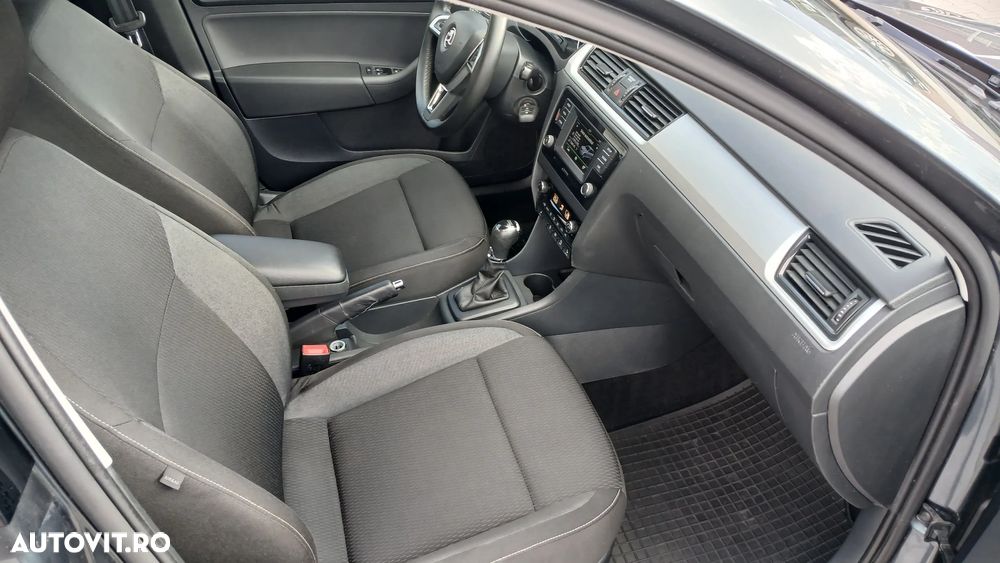 Skoda RAPID 1.2 TSI Ambition DSG - 5