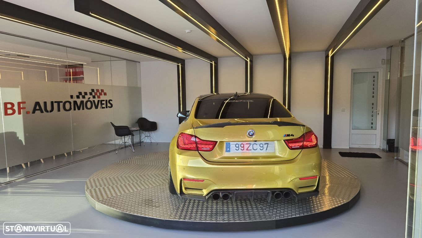 BMW M4 Auto - 12