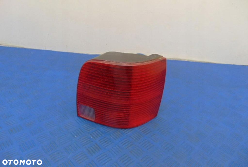 VOLKSWAGEN PASSAT B5 LAMPA TYLNA PRAWA - 1