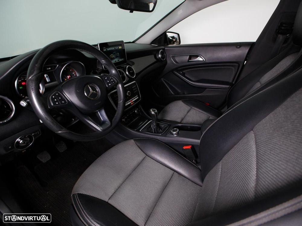 Mercedes-Benz CLA 180 d Shooting Brake - 8