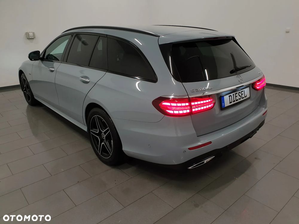 Mercedes-Benz Klasa E 300 de 4Matic 9G-TRONIC AMG Line - 4