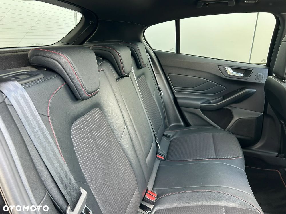 Ford Focus 1.5 EcoBlue Start-Stopp-System ST-LINE X - 21