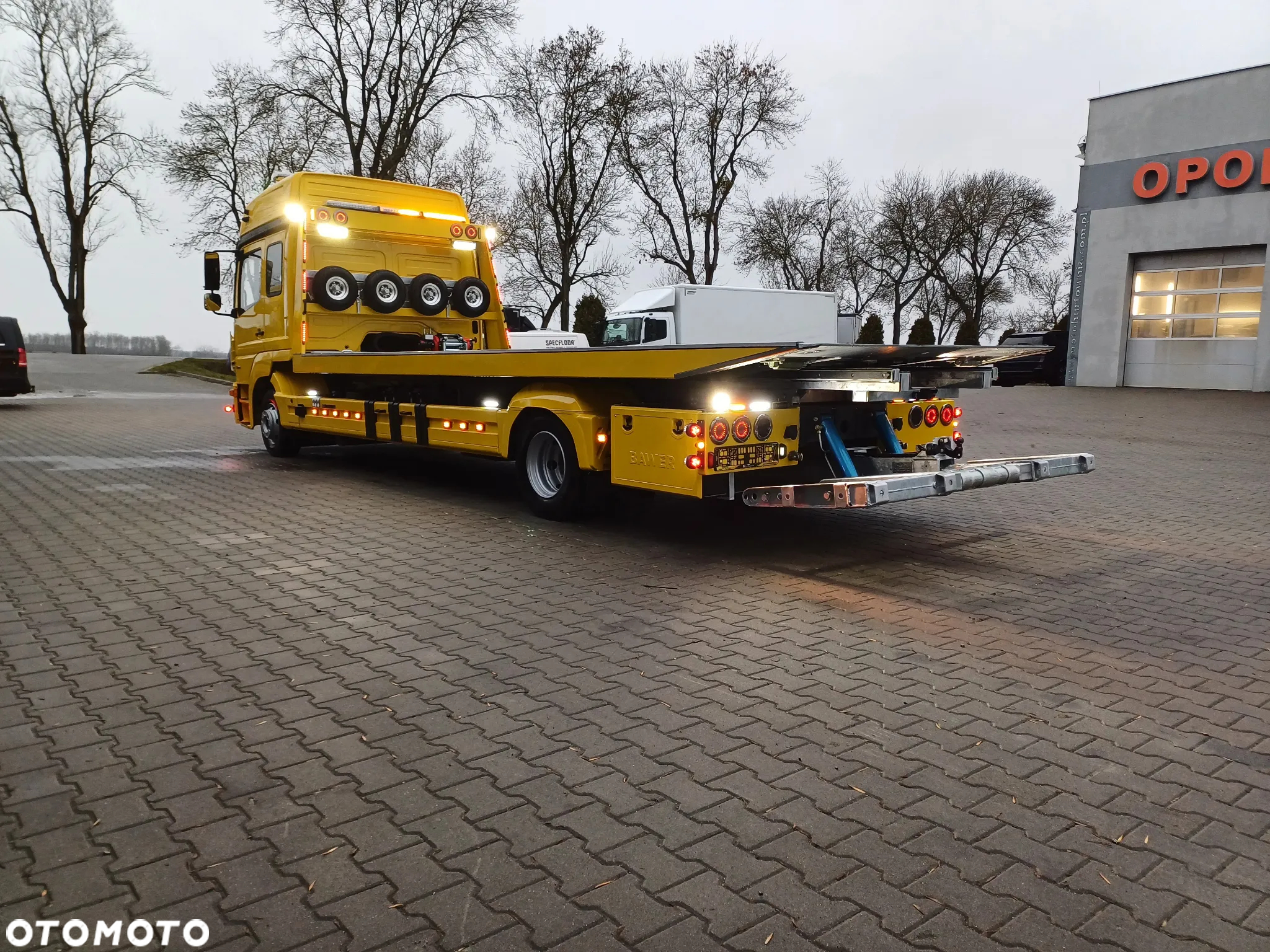 Mercedes-Benz ATEGO - 23