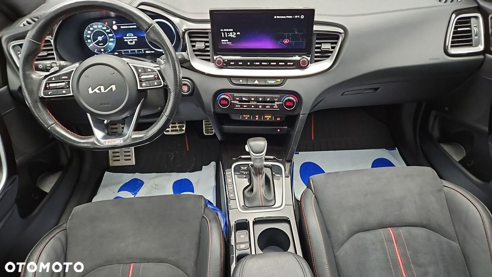 Kia ProCeed 1.6 T-GDI GT DCT - 13