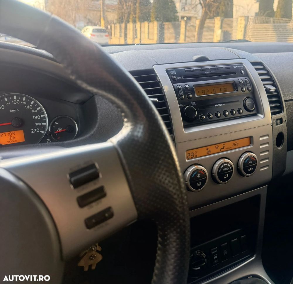 Nissan Pathfinder - 10