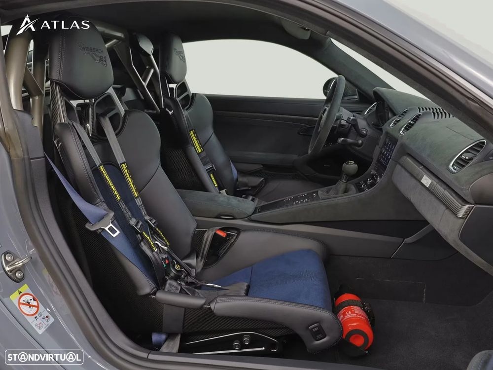 Porsche 718 Cayman GT4 RS - 24
