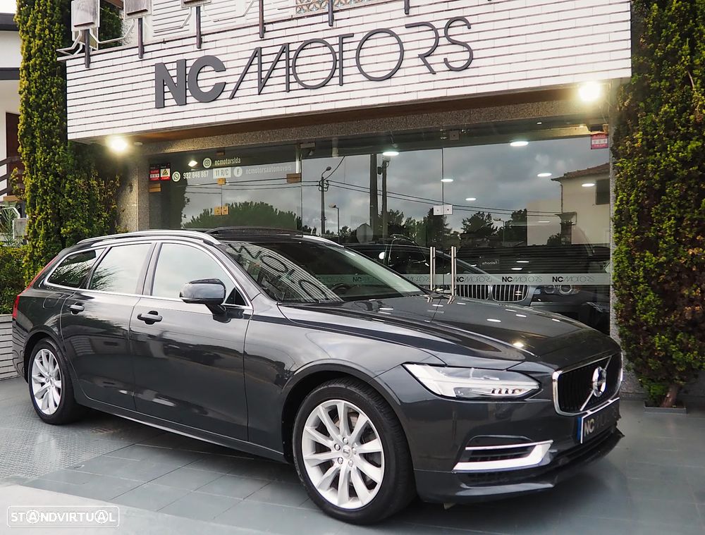 Volvo V90 2.0 T8 Momentum Plus AWD Geartronic - 28