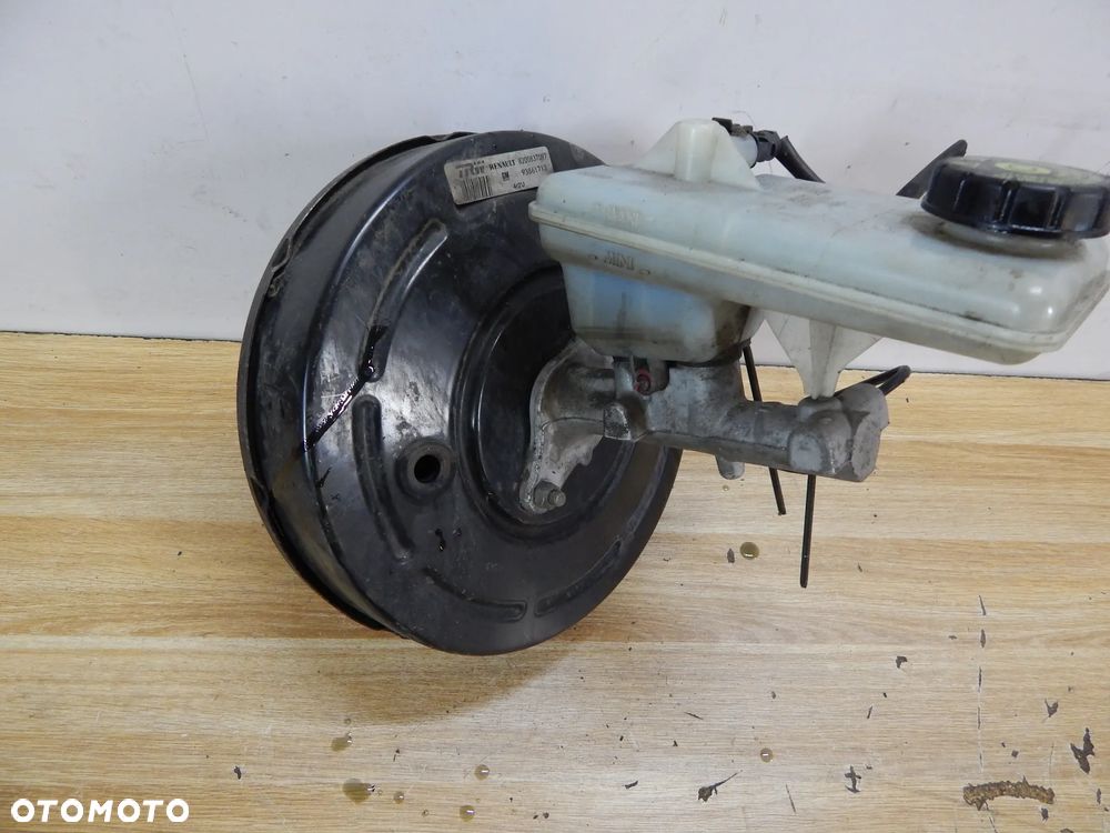 Serwo Pompa hamulcowa Renault Trafic II Vivaro Primastar Master 01-14 Łuków części - 2