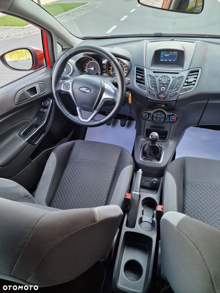 Ford Fiesta - 25