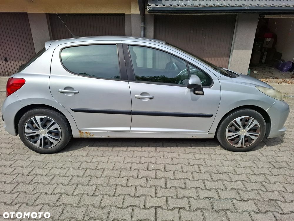 Peugeot 207 - 3