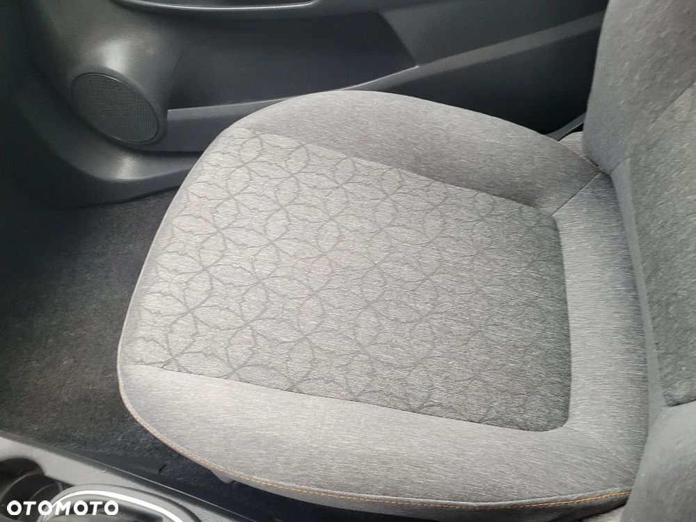 Opel Corsa 1.4 16V Sport - 11