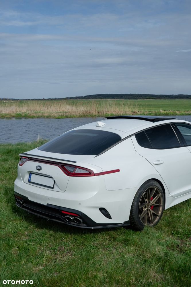 Kia Stinger - 3