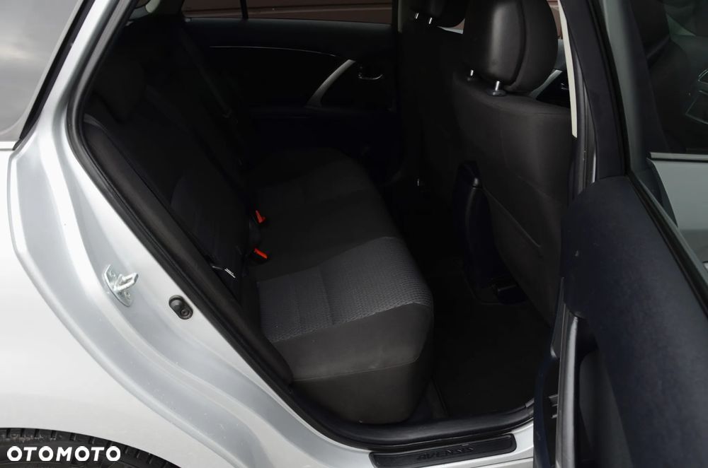 Toyota Avensis 2.0 D-4D - 9