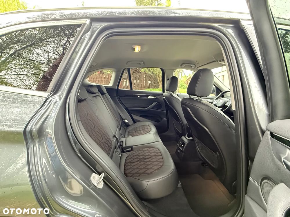 BMW X1 xDrive18d xLine - 33