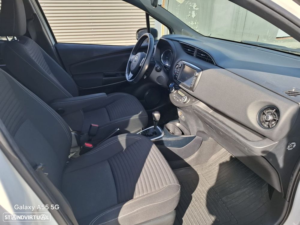 Toyota Yaris 1.5 HSD Square Collec.White - 18