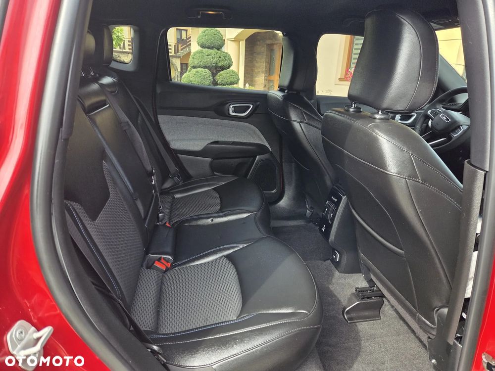 Jeep Compass - 24