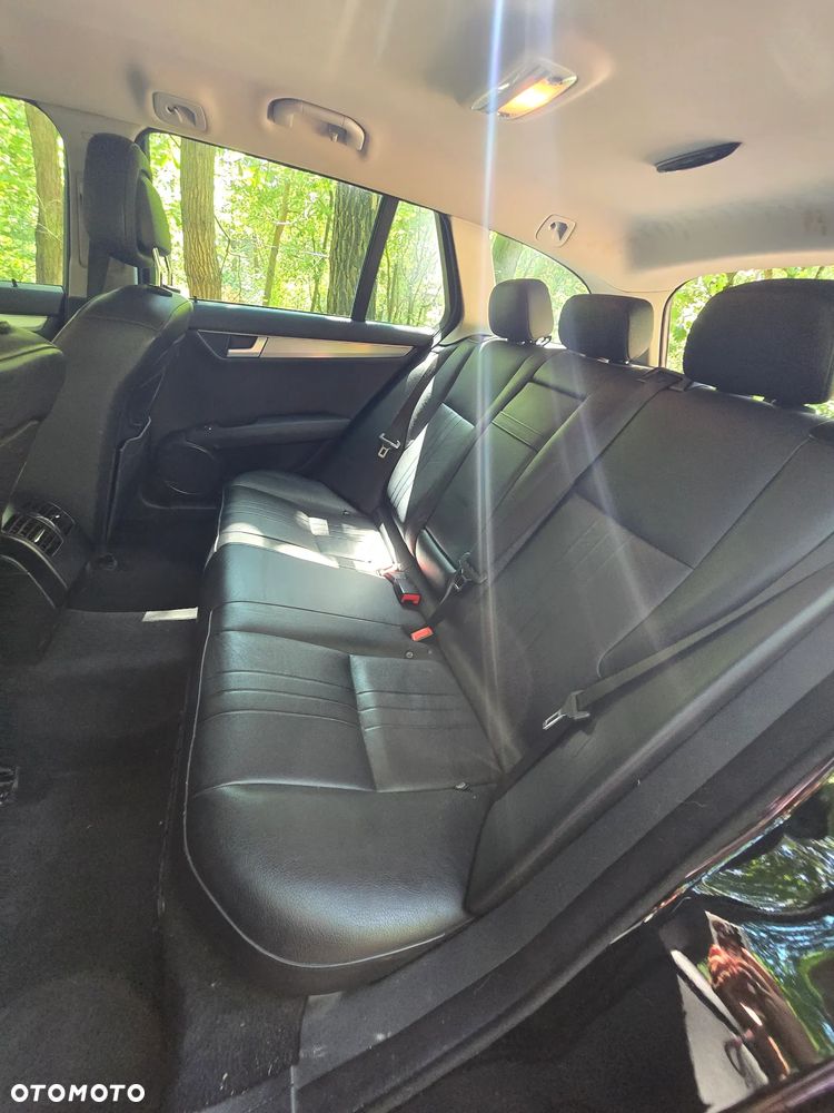 Mercedes-Benz Klasa C 220 CDI DPF Automatik BlueEFFICIENCY Avantgarde - 17
