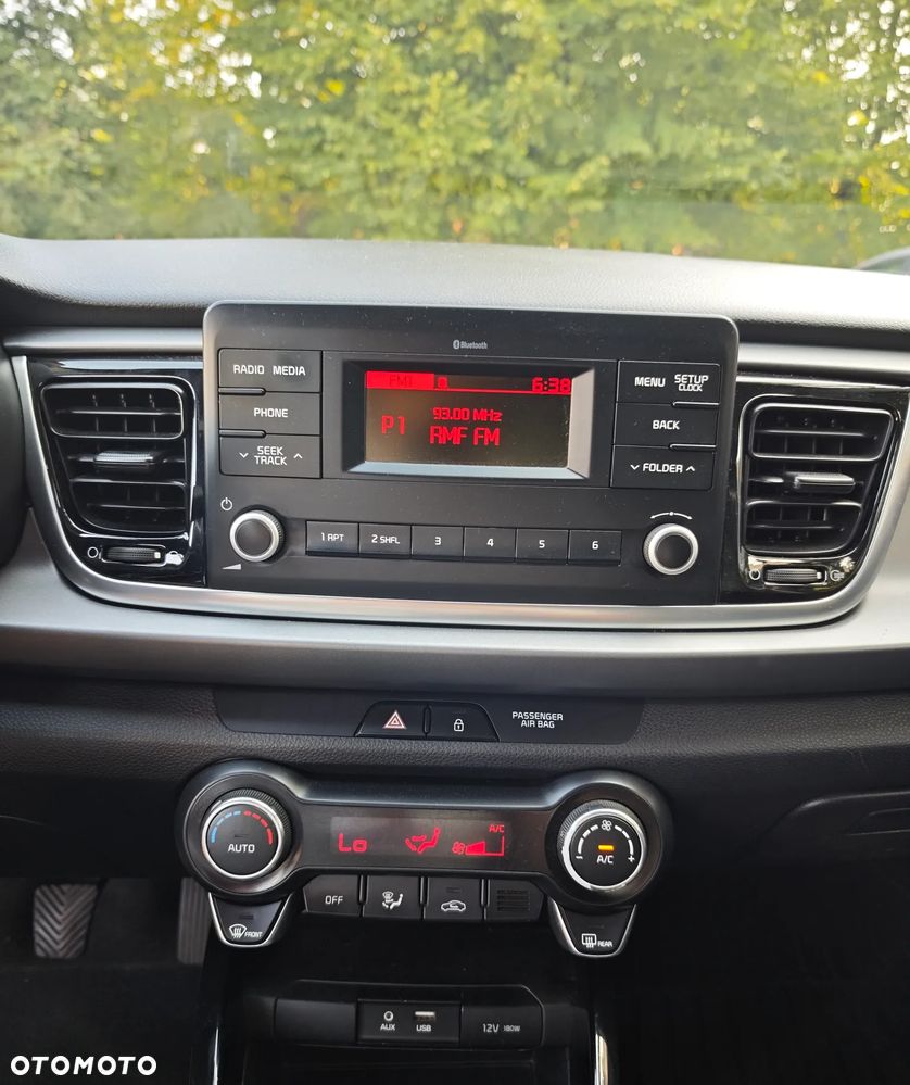 Kia Rio 1.2 L - 9