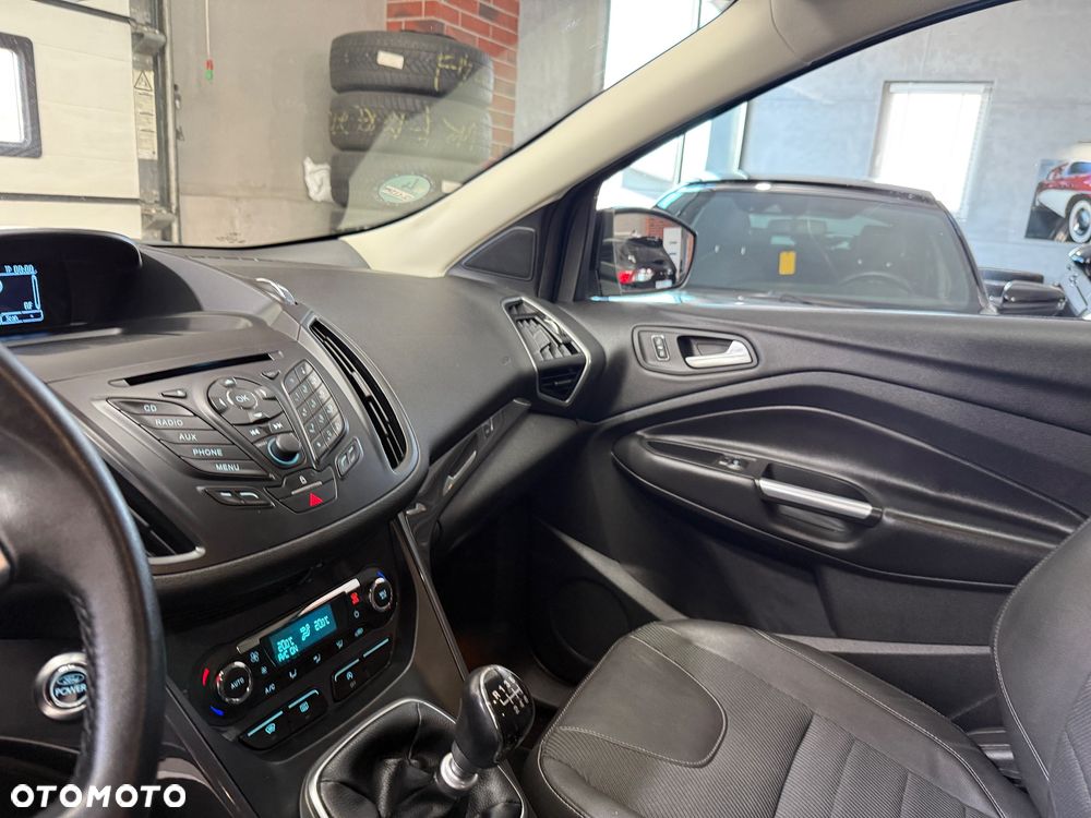 Ford Kuga 1.6 EcoBoost 2x4 Titanium - 23