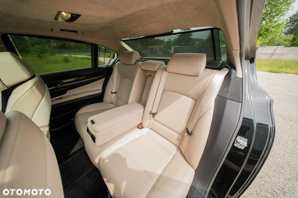 BMW Seria 7 - 23