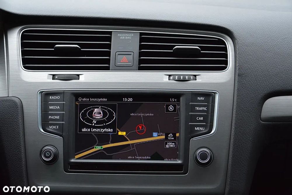 Volkswagen Golf - 35