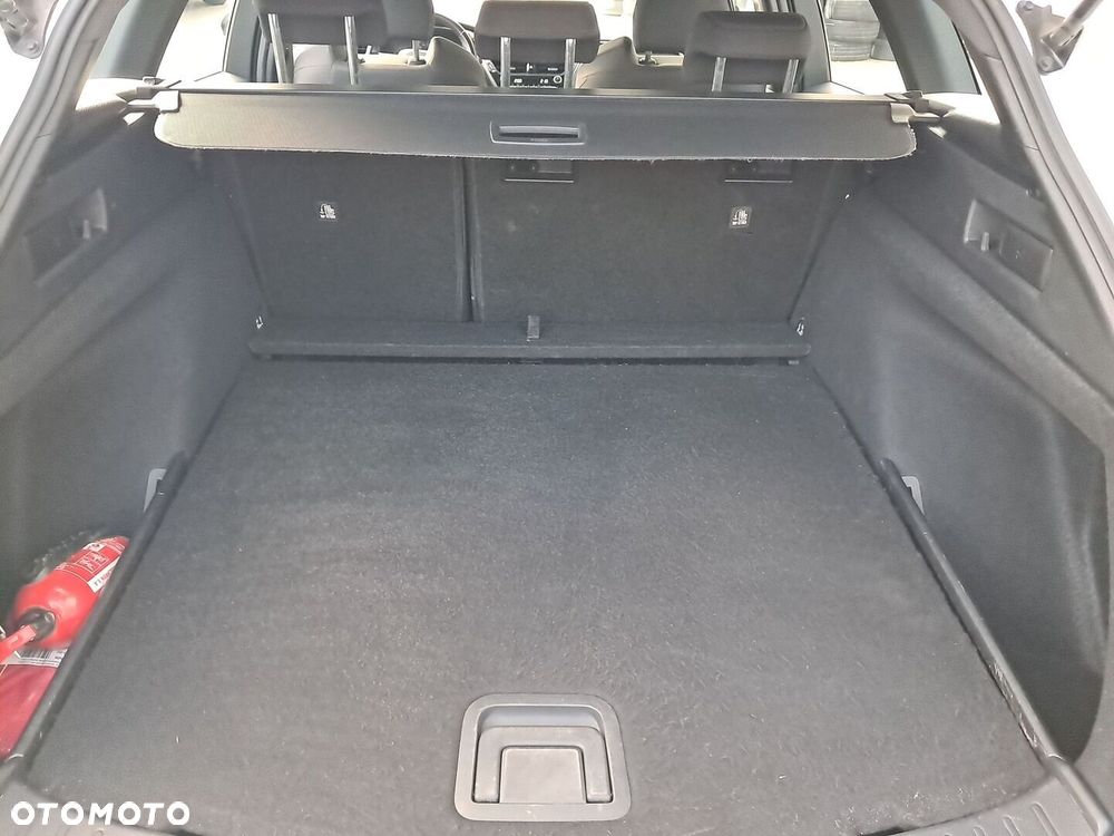 Toyota Corolla 1.8 Hybrid Comfort - 12