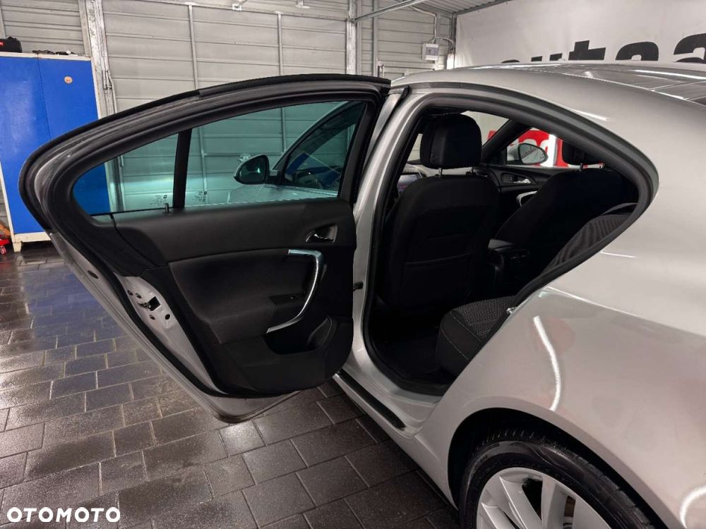 Opel Insignia - 36