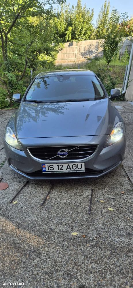Volvo V40 D2 Momentum - 1